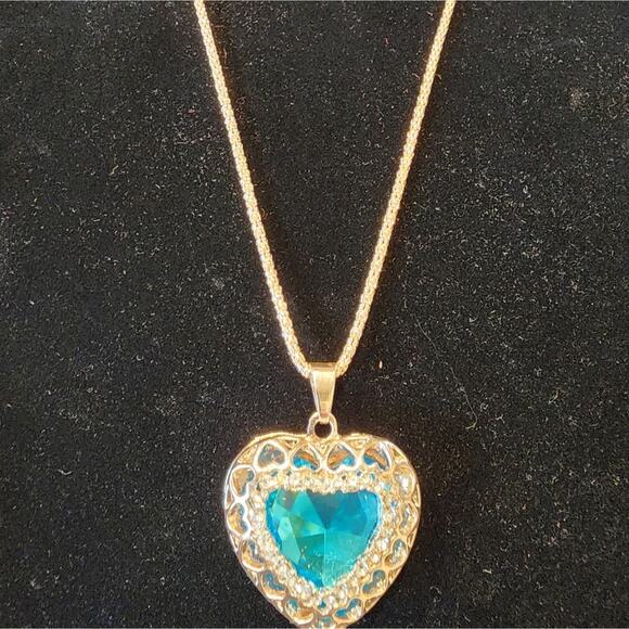 Betsey Johnson New Blue Aqua Crystals Heart Necklace Rose Gold Chain 28" NWT - Picture 5 of 8